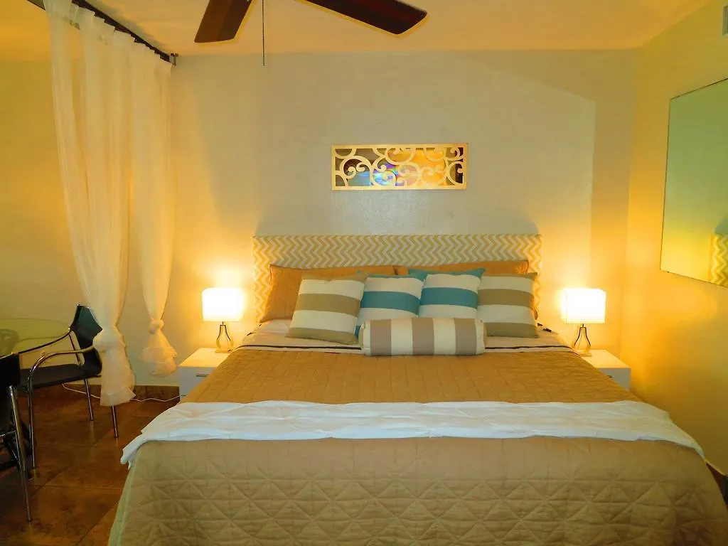 Luxury Beachfront Duplex Villa On Sapphire Beach I East End  الجزر العذراء الأمريكية